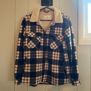 Fleece jacket with pockets